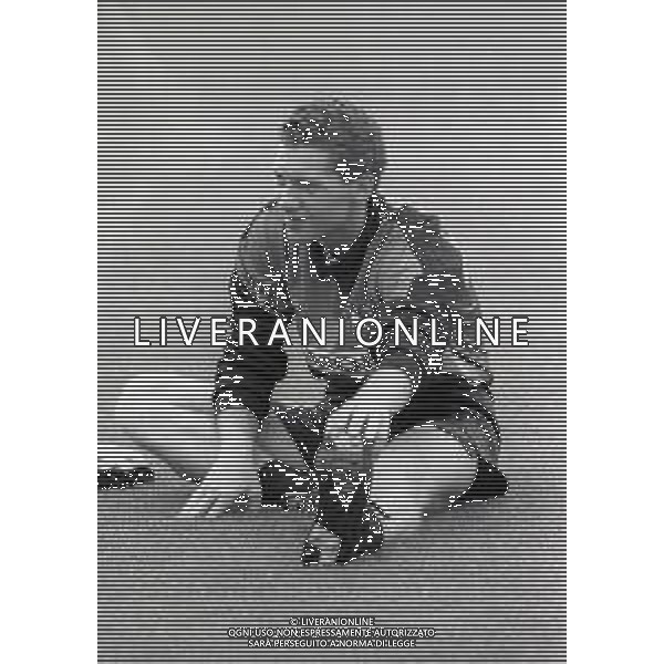 RETROSPETTIVA FABRIZIO FERRON CALCIATORE NELLA FOTO FABRIZIO FERRON CON LA MAGLIA DELL\'ATALANTA NELL\'ANNO 1988-1989 AG ALDO LIVERANI SAS