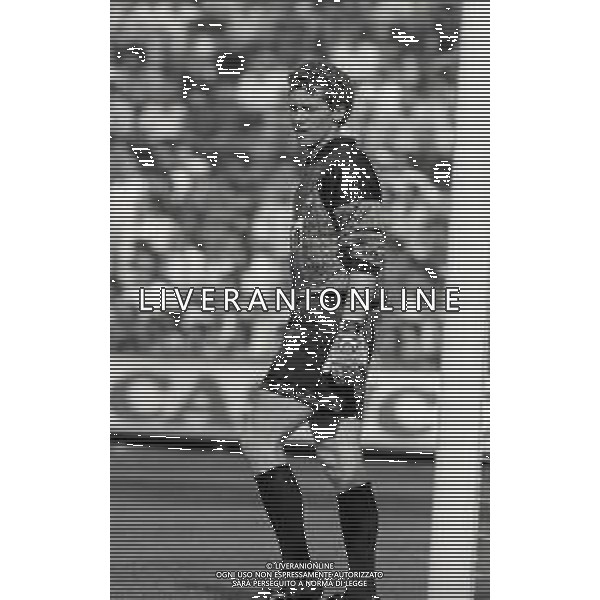 RETROSPETTIVA FABRIZIO FERRON CALCIATORE NELLA FOTO FABRIZIO FERRON CON LA MAGLIA DELL\'ATALANTA NELL\'ANNO 1988-1989 AG ALDO LIVERANI SAS