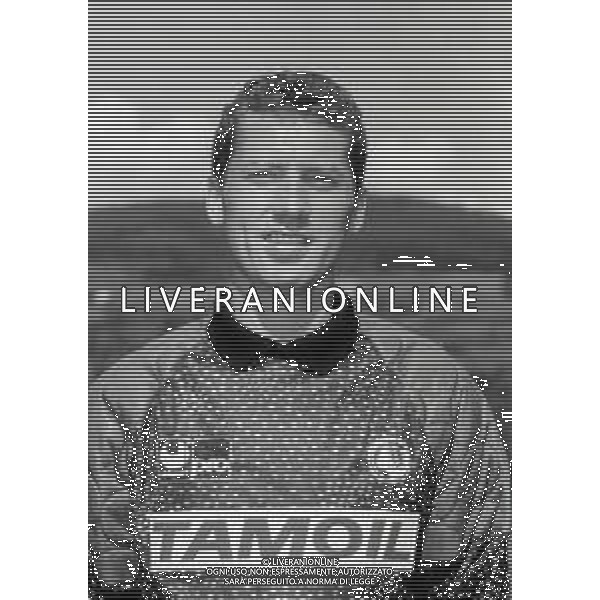 RETROSPETTIVA FABRIZIO FERRON CALCIATORE NELLA FOTO FABRIZIO FERRON CON LA MAGLIA DELL\'ATALANTA NELL\'ANNO 1990-1991 AG ALDO LIVERANI SAS
