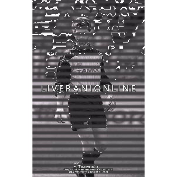 RETROSPETTIVA FABRIZIO FERRON CALCIATORE NELLA FOTO FABRIZIO FERRON CON LA MAGLIA DELL\'ATALANTA NELL\'ANNO 1990-1991 AG ALDO LIVERANI SAS