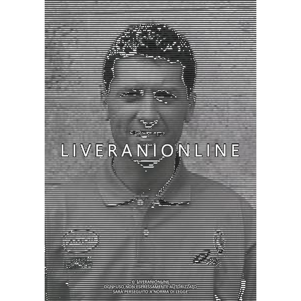 RETROSPETTIVA FABRIZIO FERRON CALCIATORE NELLA FOTO FABRIZIO FERRON CON LA MAGLIA DELL\'ATALANTA NELL\'ANNO 1993-1994 AG ALDO LIVERANI SAS 