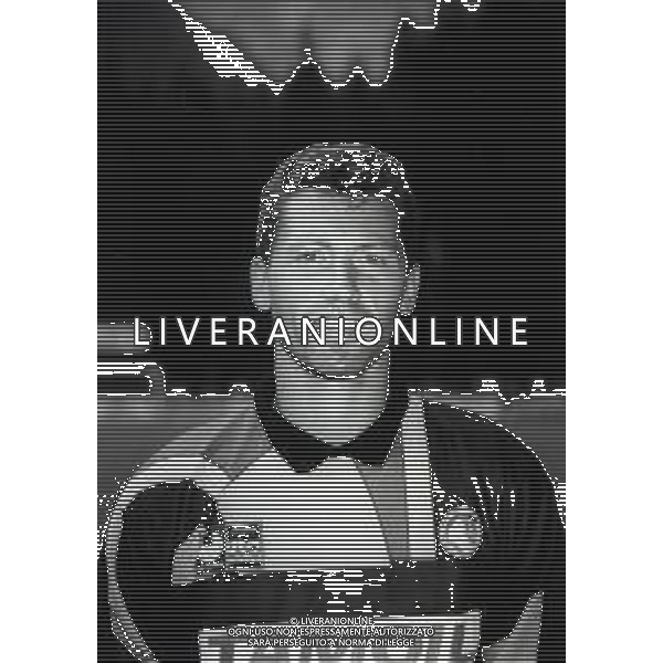 RETROSPETTIVA FABRIZIO FERRON CALCIATORE NELLA FOTO FABRIZIO FERRON CON LA MAGLIA DELL\'ATALANTA NELL\'ANNO 1993-1994 AG ALDO LIVERANI SAS 