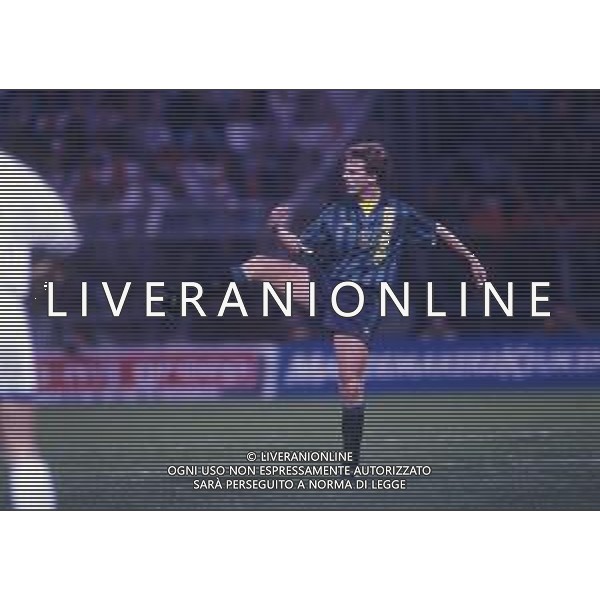 RETROSPETTIVA JOHN VAN DEN BROM CALCIATORE NELLA FOTO JOHN VAN DEN BROM CON LA MAGLIA DELL\'AJAX AG ALDO LIVERANI SAS