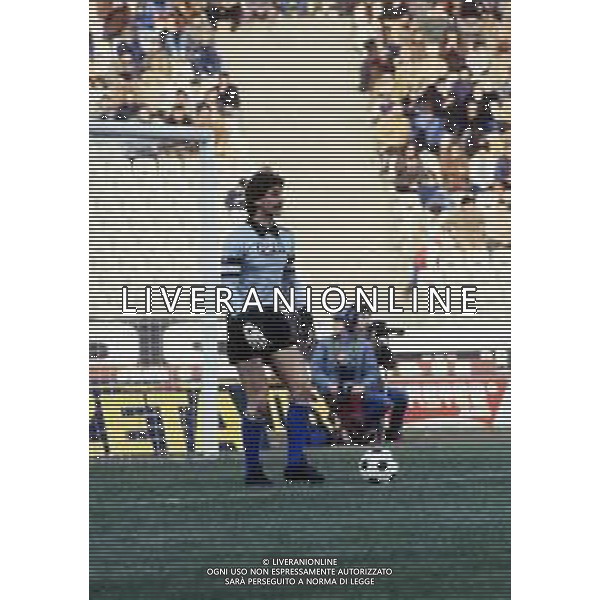 RETROSPETTIVA FABIO BRINI CALCIATORE NELLA FOTO FABIO BRINI CON LA MAGLIA DELL\'ASCOLI CALCIO NELL\'ANNO 1982 AG ALDO LIVERANI SAS