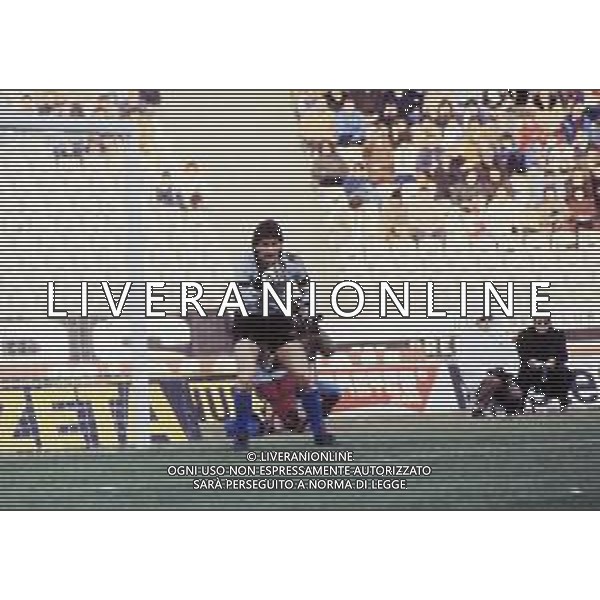 RETROSPETTIVA FABIO BRINI CALCIATORE NELLA FOTO FABIO BRINI CON LA MAGLIA DELL\'ASCOLI CALCIO NELL\'ANNO 1982 AG ALDO LIVERANI SAS