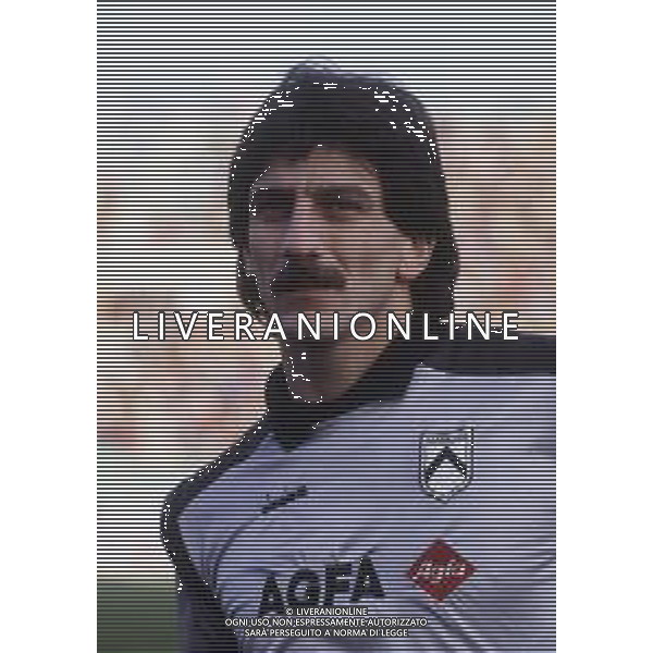 RETROSPETTIVA FABIO BRINI CALCIATORE NELLA FOTO FABIO BRINI NELL\'ANNO 1985 CON LA MAGLIA DELL\'UDINESE CALCIO AG ALDO LIVERANI SAS 