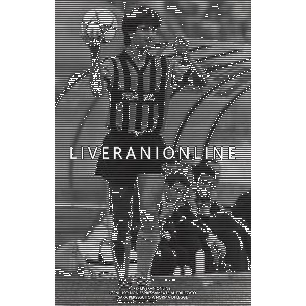 RETROSPETTIVA DANIELE BERNAZZANI CALCIATORE NELLA FOTO DANIELE BERNAZZANI CON LA MAGLIA DEL PISA CALCIO AG ALDO LIVERANI SAS