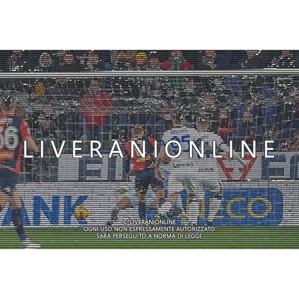 Danilo Vigo/LMedia - Genoa CFC vs Inter - FC Internazionale - italian soccer Serie A match 2021/2022 February 25 2022 - Luigi Ferraris stadium Genova, Italy Genoa CFC vs Inter - FC Internazionale Photo showing: Albert Gudmundsson (Genoa) Samir Handanovic (inter) ALESSANDRO BASTONI (Inter) Ivan Perisic (Inter) @Danilo Vigo/LiveMedia /AGENZIA ALDO LIVERANI SAS