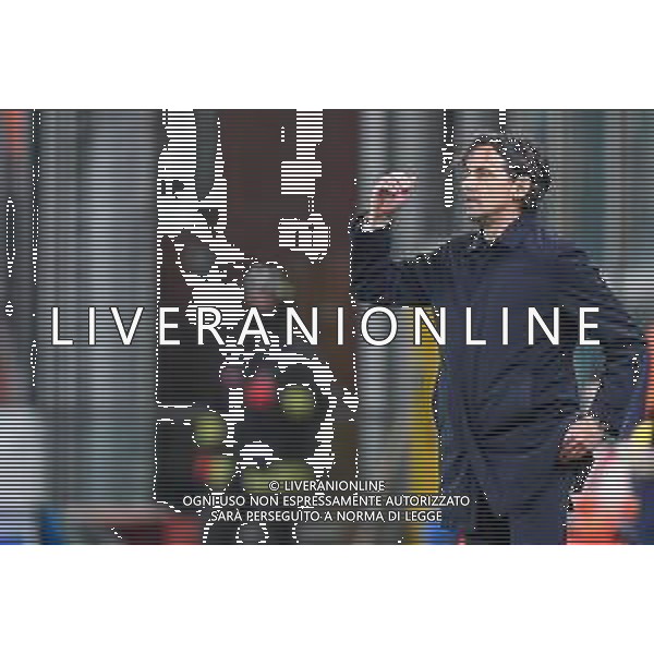 Danilo Vigo/LMedia - Genoa CFC vs Inter - FC Internazionale - italian soccer Serie A match 2021/2022 February 25 2022 - Luigi Ferraris stadium Genova, Italy Genoa CFC vs Inter - FC Internazionale Photo showing: Simone Inzaghi (Inter) head coach @Danilo Vigo/LiveMedia /AGENZIA ALDO LIVERANI SAS