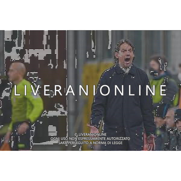 Danilo Vigo/LMedia - Genoa CFC vs Inter - FC Internazionale - italian soccer Serie A match 2021/2022 February 25 2022 - Luigi Ferraris stadium Genova, Italy Genoa CFC vs Inter - FC Internazionale Photo showing: Simone Inzaghi (Inter) head coach @Danilo Vigo/LiveMedia /AGENZIA ALDO LIVERANI SAS