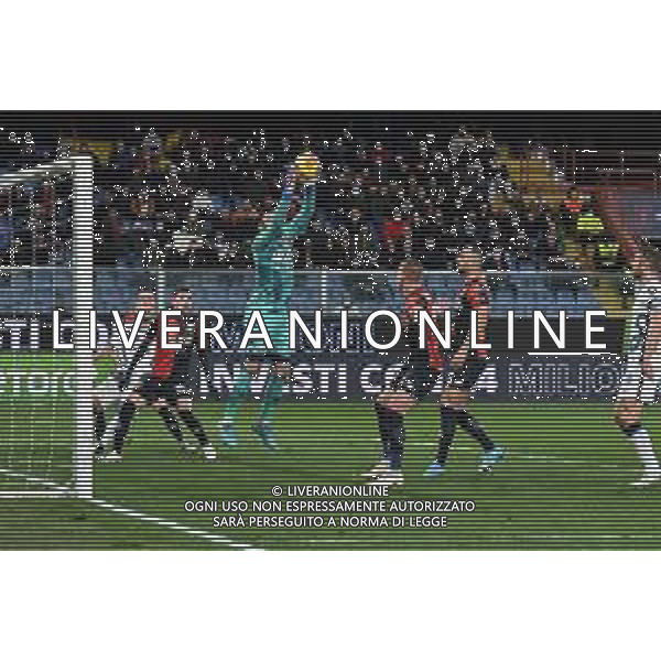 Danilo Vigo/LMedia - Genoa CFC vs Inter - FC Internazionale - italian soccer Serie A match 2021/2022 February 25 2022 - Luigi Ferraris stadium Genova, Italy Genoa CFC vs Inter - FC Internazionale Photo showing: Johan Felipe Vasquez Ibarra (Genoa) Salvatore Sirigu (Genoa) @Danilo Vigo/LiveMedia /AGENZIA ALDO LIVERANI SAS