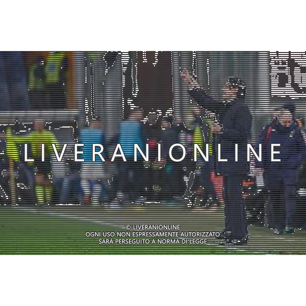 Danilo Vigo/LMedia - Genoa CFC vs Inter - FC Internazionale - italian soccer Serie A match 2021/2022 February 25 2022 - Luigi Ferraris stadium Genova, Italy Genoa CFC vs Inter - FC Internazionale Photo showing: Simone Inzaghi (Inter) head coach @Danilo Vigo/LiveMedia /AGENZIA ALDO LIVERANI SAS