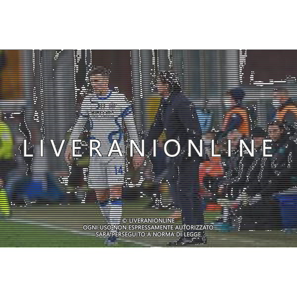Danilo Vigo/LMedia - Genoa CFC vs Inter - FC Internazionale - italian soccer Serie A match 2021/2022 February 25 2022 - Luigi Ferraris stadium Genova, Italy Genoa CFC vs Inter - FC Internazionale Photo showing: Ivan Perisic (Inter) and Simone Inzaghi (Inter) head coach @Danilo Vigo/LiveMedia /AGENZIA ALDO LIVERANI SAS