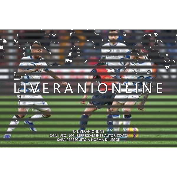 Danilo Vigo/LMedia - Genoa CFC vs Inter - FC Internazionale - italian soccer Serie A match 2021/2022 February 25 2022 - Luigi Ferraris stadium Genova, Italy Genoa CFC vs Inter - FC Internazionale Photo showing: Arturo Vidal (Inter) Nadiem Amiri (Genoa) Marcelo Brozovic (Inter) @Danilo Vigo/LiveMedia /AGENZIA ALDO LIVERANI SAS