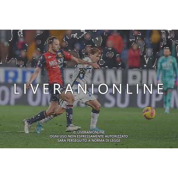 Danilo Vigo/LMedia - Genoa CFC vs Inter - FC Internazionale - italian soccer Serie A match 2021/2022 February 25 2022 - Luigi Ferraris stadium Genova, Italy Genoa CFC vs Inter - FC Internazionale Photo showing: Milan Badelj (Genoa) Nicolo Barella (Inter) @Danilo Vigo/LiveMedia /AGENZIA ALDO LIVERANI SAS