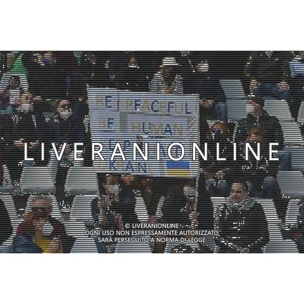 Torino 27.2.2022 Stadio Olimpico Grande Torino ©Manuela Viganti/Agenzia Aldo Liverani Torino vs Cagliari Serie A Tim 2021/2022 Nella foto : Tifosi pro Ukraina