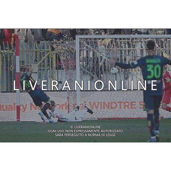 ¬© TVRG sullo 0 a 0 Marcin Listkowski (Lecce) segna un gol ma l\'arbitro lo annulla dopo averlo rivisto al VAR Monza vs Lecce Campionato Serie BKT - 26a giornata Monza 27-02-2022 U-Power Stadium foto Roberto Garavaglia/ag. Aldo Liverani sas/AGENZIA ALDO LIVERANI SAS