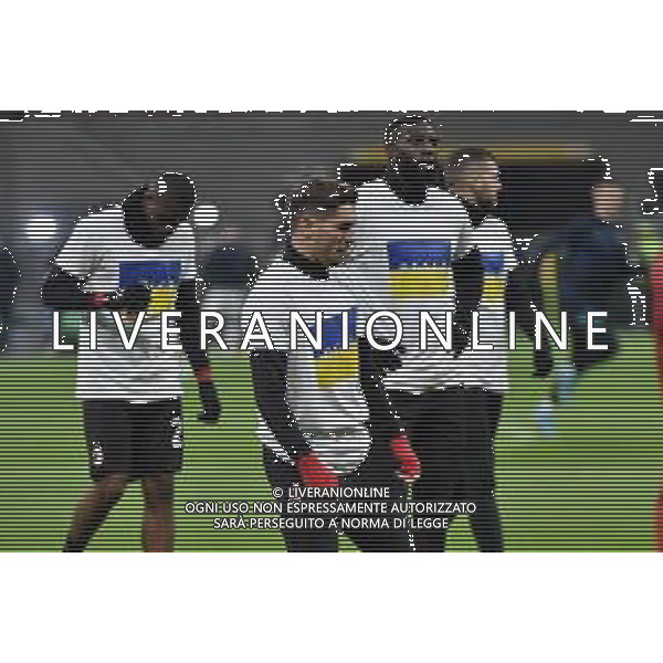 i giocatori del Milan durante il riscaldamento con una maglietta per la pace, contro la guerra in ucraina - Milan vs Inter Coppa Italia Frecciarossa - semifinale gara di andata Milano 01-03-2022 Stadio Giuseppe Meazza - San Siro foto Roberto Garavaglia/ag. Aldo Liverani sas /AGENZIA ALDO LIVERANI SAS