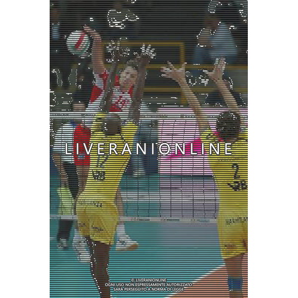 VERONA 09/10/2005 CAMPIONATO ITALIANO PALLAVOLO 2005/2006 MARMI LANZA VERONA-LUBE BANCA MARCHE MACERATA NELLA FOTO:MILJOVIC IVAN FOTO PAOLA GARBUIO/ALDO LIVERANI s.a.s