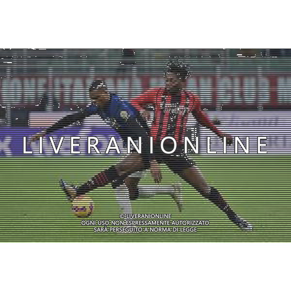 Denzel Dumfries (Inter) e Rafael Leao (Milan) Milan vs Inter Coppa Italia Frecciarossa - semifinale gara di andata Milano 01-03-2022 Stadio Giuseppe Meazza - San Siro foto Roberto Garavaglia/ag. Aldo Liverani sas /AGENZIA ALDO LIVERANI SAS