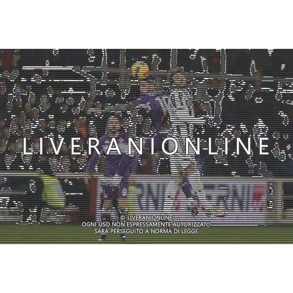 Fiorentina - Juventus semifinale di Coppa Italia 2021-2022 del 02/03/2022 nella foto: Castrovilli Gaetano (acf Fiorentina)-Locatelli Manuel(Juventus f.c.) ©Claudio Zamagni/Agenzia Aldo Liverani /AGENZIA ALDO LIVERANI SAS