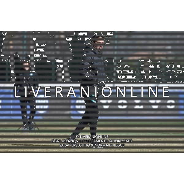 © TVRG Allenamento Champions Inter nella foto l\'allenatore Simone Inzaghi Appiano Gentile (CO) 07-03-2022 Centro sportivo Suning in memoria di Angelo Moratti Allenamento dell\'Inter in preparazione della gara contro il Liverpool valevole per la gara di ritorno degli ottavi di finale della UEFA Champions League foto Roberto Garavaglia/ag. Aldo Liverani sas