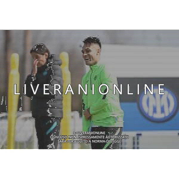© TVRG Allenamento Champions Inter nella foto Lautaro Martinez e sulla SX l\'allenatore Simone Inzaghi Appiano Gentile (CO) 07-03-2022 Centro sportivo Suning in memoria di Angelo Moratti Allenamento dell\'Inter in preparazione della gara contro il Liverpool valevole per la gara di ritorno degli ottavi di finale della UEFA Champions League foto Roberto Garavaglia/ag. Aldo Liverani sas
