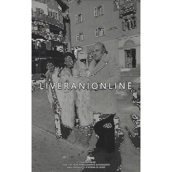 RETROSPETTIVA ZEUDI ARAYA ATTRICE NELLA FOTO ZEUDI ARAYA CON L\'IMPRENDITORE CARLO FIOCCHETTO A CORTINA D\'AMPEZZO NELL\'ANNO 1973 AG ALDO LIVERANI SAS