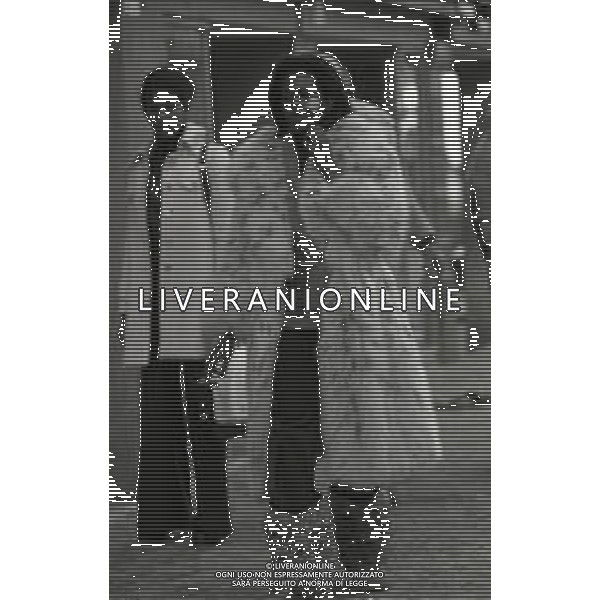 RETROSPETTIVA ZEUDI ARAYA ATTRICE NELLA FOTO ZEUDI ARAYA CON L\'IMPRENDITORE CARLO FIOCCHETTO A CORTINA D\'AMPEZZO NELL\'ANNO 1973 AG ALDO LIVERANI SAS