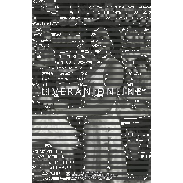 NEG-RETROSPETTIVA ZEUDI ARAYA ATTRICE NELLA FOTO ZEUDI ARAYA A TAORMINA NELL\'ANNO 1973 AG ALDO LIVERANI SAS
