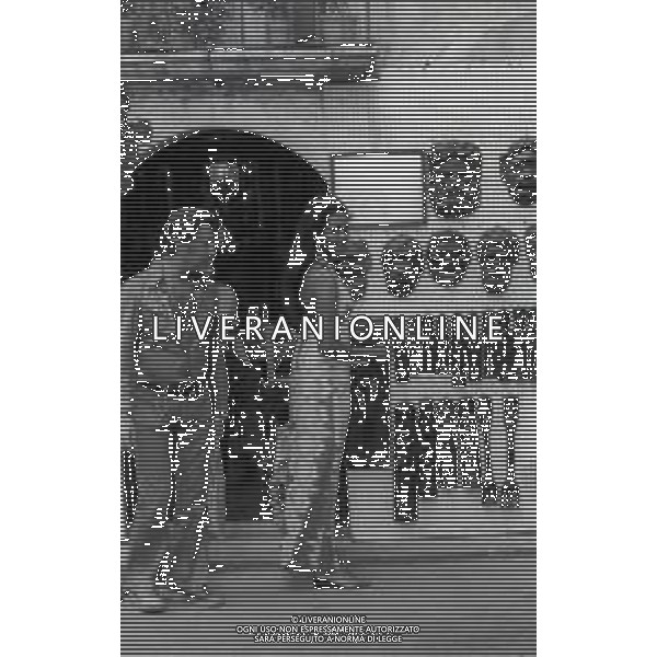 NEG-RETROSPETTIVA ZEUDI ARAYA ATTRICE NELLA FOTO ZEUDI ARAYA A TAORMINA NELL\'ANNO 1973 AG ALDO LIVERANI SAS
