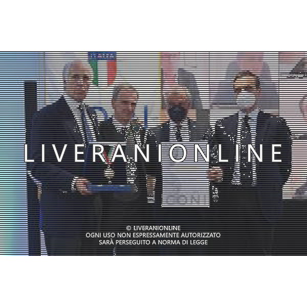 ¬© TVRG Consiglio Nazionale CONI nella foto Marco Maria Scolaris, 2o da SX, premiato con il Collare d\'Oro dal presidente Giovanni Malago\' Milano 09-03-2022 Il 288o Consiglio Nazionale del CONI che si e\' svolto presso lo stadio Giuseppe Meazza San Siro foto Roberto Garavaglia/ag. Aldo Liverani sas/AGENZIA ALDO LIVERANI SAS