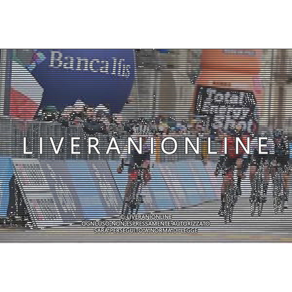 12-03-2022 Tirreno - Adriatico; Tappa 06 Apecchio - Carpegna; 2022, Trek - Segafredo; 2022, Bahrain - Victorious; Ciccone, Giulio; Bilbao, Peio; Carpegna; ©SIROTTI/AGENZIA ALDO LIVERANI SAS