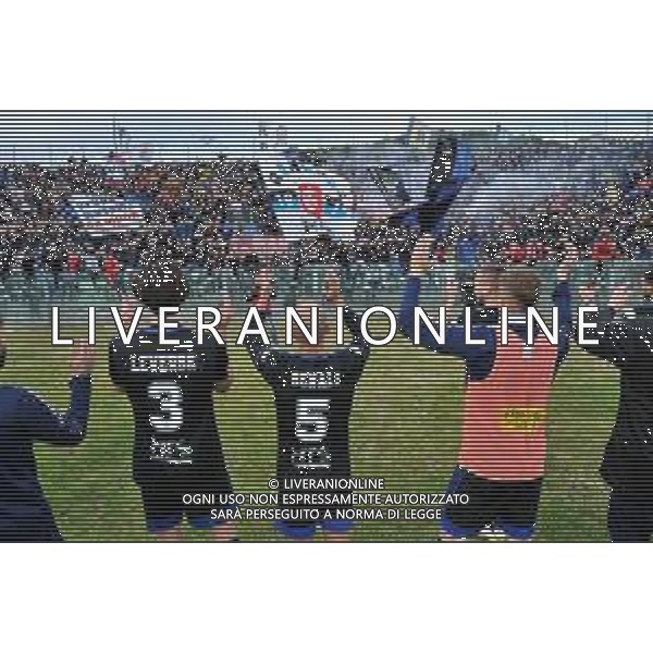 Gabriele Masotti/LMedia - AC Pisa vs US Cremonese - Italian soccer Serie B match 2021/2022 March 13 2022 - Arena Garibaldi Pisa, Italy AC Pisa vs US Cremonese Photo showing: Players of Pisa celebrate with their fans at the end of the match - esultanza a fine gara @Gabriele Masotti/LiveMedia /AGENZIA ALDO LIVERANI SAS