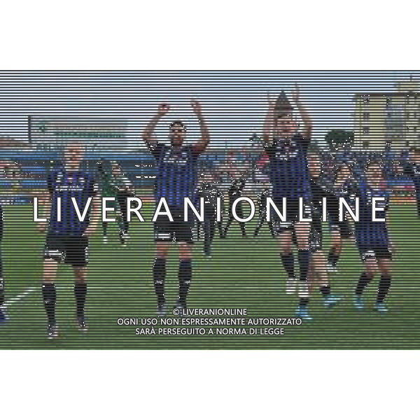 Gabriele Masotti/LMedia - AC Pisa vs US Cremonese - Italian soccer Serie B match 2021/2022 March 13 2022 - Arena Garibaldi Pisa, Italy AC Pisa vs US Cremonese Photo showing: Players of Pisa celebrate at the end of the match - esultanza a fine gara @Gabriele Masotti/LiveMedia /AGENZIA ALDO LIVERANI SAS