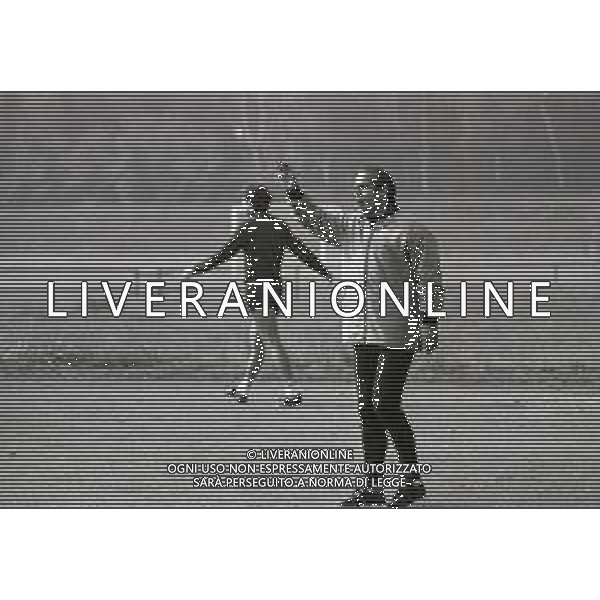 1974-1975 APPIANO GENTILE ALLENAMENTO INTER NELLA FOTO LUIS SUAREZ ALLENATORE INTER AG ALDO LIVERANI SAS