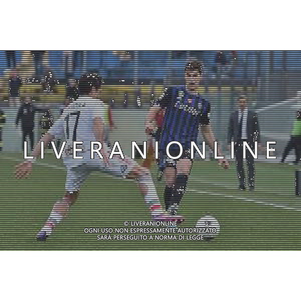 Gabriele Masotti/LMedia - AC Pisa vs US Cremonese - Italian soccer Serie B match 2021/2022 March 13 2022 - Arena Garibaldi Pisa, Italy AC Pisa vs US Cremonese Photo showing: Pietro Beruatto (Pisa) thwarted by Leonardo Sernicola (Cremonese) @Gabriele Masotti/LiveMedia /AGENZIA ALDO LIVERANI SAS
