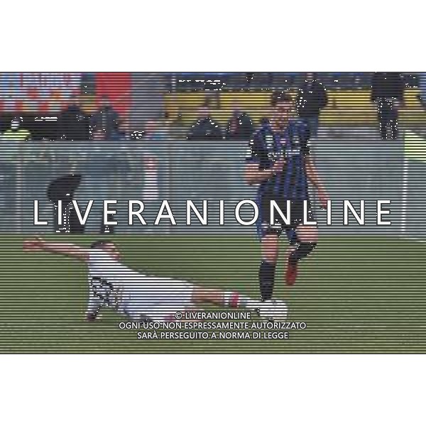 Gabriele Masotti/LMedia - AC Pisa vs US Cremonese - Italian soccer Serie B match 2021/2022 March 13 2022 - Arena Garibaldi Pisa, Italy AC Pisa vs US Cremonese Photo showing: Lorenzo Lucca (Pisa) thwarted by Andrea Meroni (Cremonese) @Gabriele Masotti/LiveMedia /AGENZIA ALDO LIVERANI SAS
