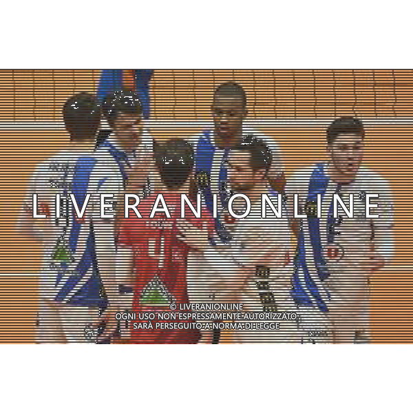 ¬© TVRG esultanza Tours dopo un punto Vero Volley Monza vs Tours VB CEV Cup - finale gara di andata Monza 16-03-2022 Arena di Monza foto Roberto Garavaglia/ag. Aldo Liverani sas/AGENZIA ALDO LIVERANI SAS