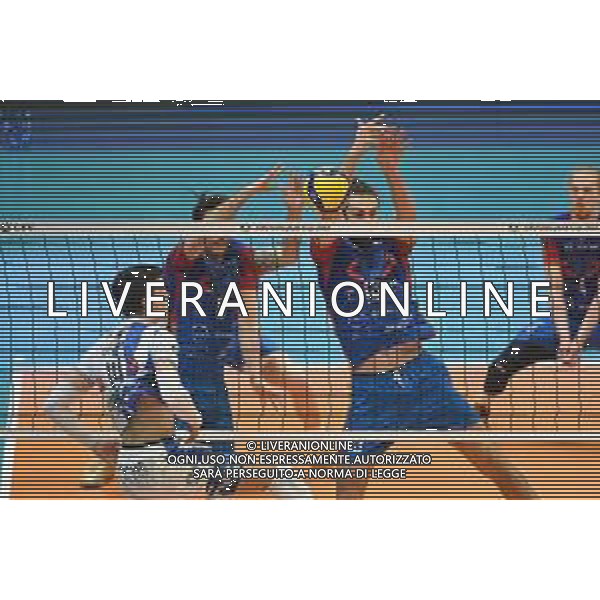 ¬© TVRG un muro di Monza con Santiago Orduna (Monza) SX e Thomas Beretta (Monza) DX Vero Volley Monza vs Tours VB CEV Cup - finale gara di andata Monza 16-03-2022 Arena di Monza foto Roberto Garavaglia/ag. Aldo Liverani sas/AGENZIA ALDO LIVERANI SAS