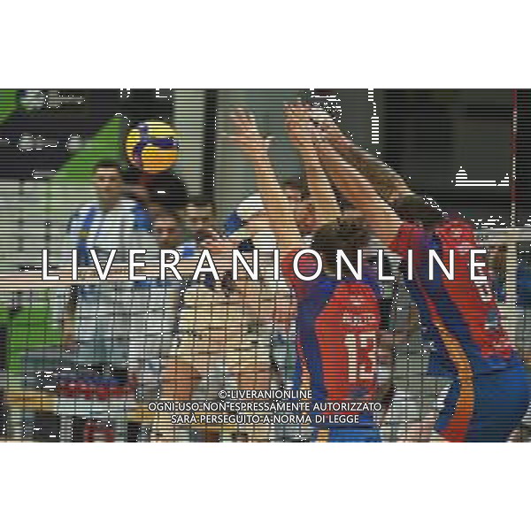 ¬© TVRG un muro vincente di Monza con Thomas Beretta (Monza) SX e Georg Grozer (Monza) DX Vero Volley Monza vs Tours VB CEV Cup - finale gara di andata Monza 16-03-2022 Arena di Monza foto Roberto Garavaglia/ag. Aldo Liverani sas/AGENZIA ALDO LIVERANI SAS