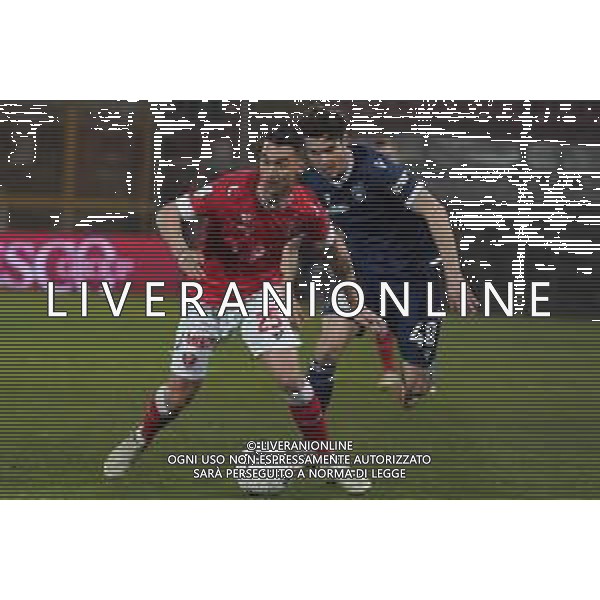 Loris Cerquiglini/LMedia - AC Perugia vs SPAL - Italian soccer Serie B match 2021/2022 March 16 2022 - Stadio Renato Curi Perugia, Italy AC Perugia vs SPAL Photo showing: santoro simone (n.25 perugia calcio) v da riva jacopo (n.40 spal) @Loris Cerquiglini/LiveMedia /AGENZIA ALDO LIVERANI SAS