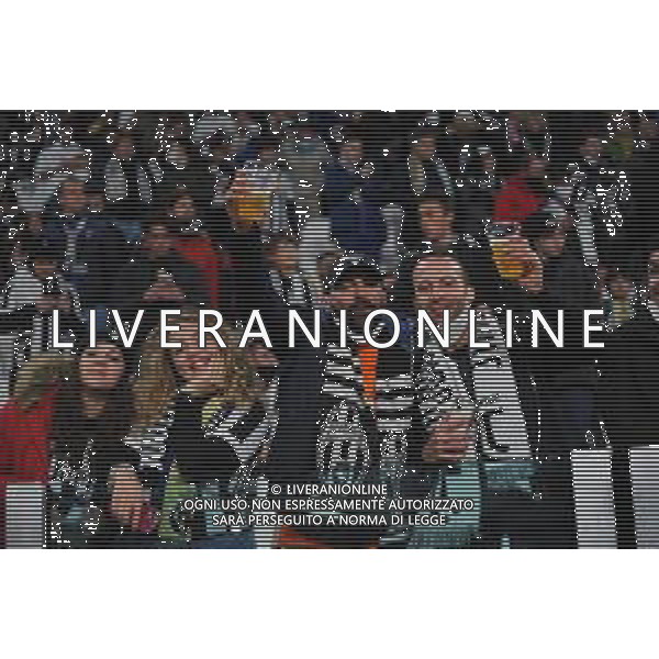 Torino 16.03.2022 Stadio Allianz Stadium ©Alessandro Falzone/Agenzia Aldo Liverani Juventus vs Villareal 8^ di Champions League 2021/2022 Nella foto : TIFOSI JUVENTUS ©FALZONE/AGENZIA ALDO LIVERANI SAS