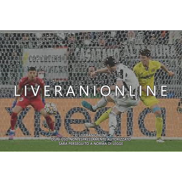 Torino 16.03.2022 Stadio Allianz Stadium ©Alessandro Falzone/Agenzia Aldo Liverani Juventus vs Villareal 8^ di Champions League 2021/2022 Nella foto : Dusan Vlahovic al tiro ©FALZONE/AGENZIA ALDO LIVERANI SAS