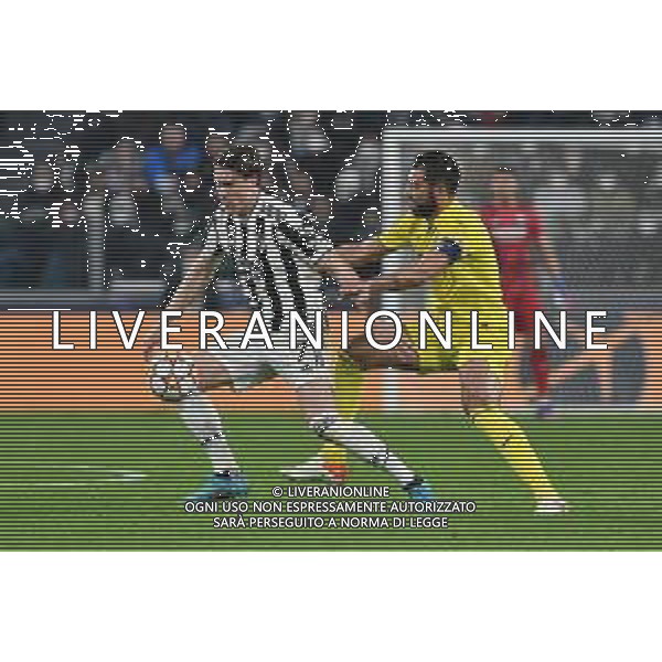 Torino 16.03.2022 Stadio Allianz Stadium ©Alessandro Falzone/Agenzia Aldo Liverani Juventus vs Villareal 8^ di Champions League 2021/2022 Nella foto : Dusan Vlahovic -Daniel Parejo ©FALZONE/AGENZIA ALDO LIVERANI SAS