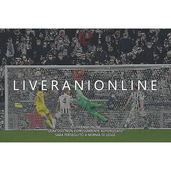 Torino 16.03.2022 Stadio Allianz Stadium ©Alessandro Falzone/Agenzia Aldo Liverani Juventus vs Villareal 8^ di Champions League 2021/2022 Nella foto : gol pau torres del 2 0 ©FALZONE/AGENZIA ALDO LIVERANI SAS