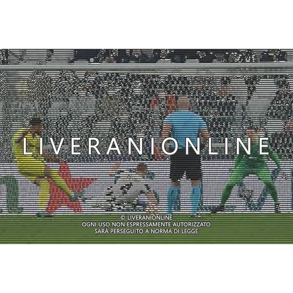 Torino 16.03.2022 Stadio Allianz Stadium ©Alessandro Falzone/Agenzia Aldo Liverani Juventus vs Villareal 8^ di Champions League 2021/2022 Nella foto : Fallo di rigore di Matthijs de Light