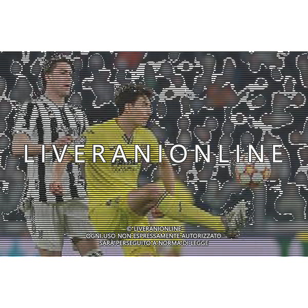 Torino 16.03.2022 Stadio Allianz Stadium ©Alessandro Falzone/Agenzia Aldo Liverani Juventus vs Villareal 8^ di Champions League 2021/2022 Nella foto : Dusan Vlahovic-Pau Torres