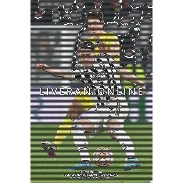 Torino 16.03.2022 Stadio Allianz Stadium ©Alessandro Falzone/Agenzia Aldo Liverani Juventus vs Villareal 8^ di Champions League 2021/2022 Nella foto : Dusan Vlahovic-Pau Torres