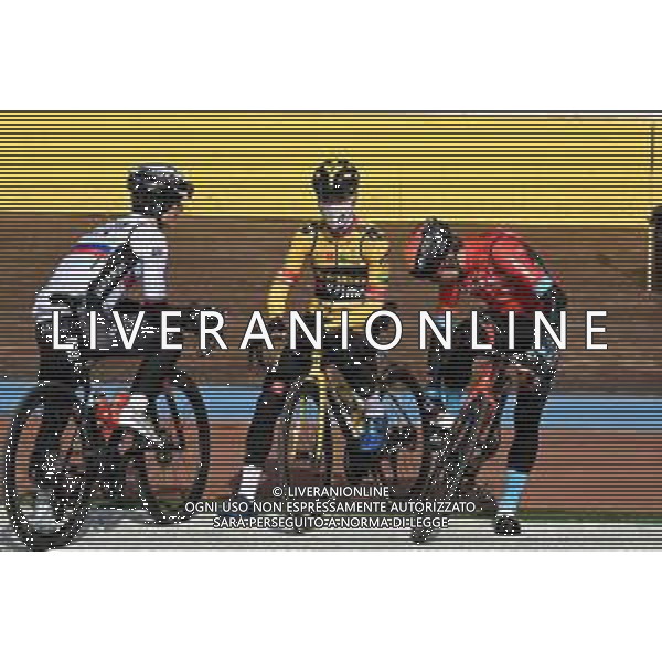 19-03-2022 Milano - Sanremo; 2022, Jumbo - Visma; 2022, Bahrain - Victorious; Roglic, Primoz; Mohoric, Matej; Tratnik, Jan; Milano - Velodromo Vigorelli; ©SIROTTI/AGENZIA ALDO LIVERANI SAS
